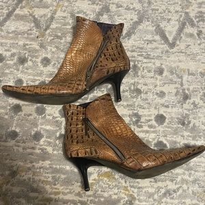 Donald J Pliner Crocodile Heeled Bootie Size 7.5